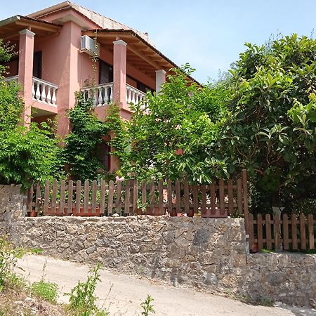 Iren Holiday Apartment Ипсос Екстериор снимка