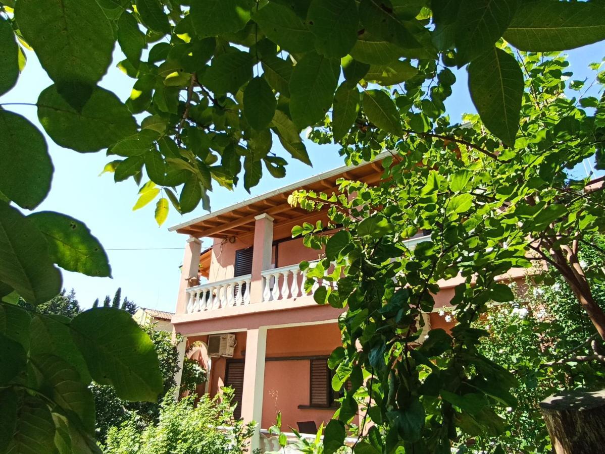 Iren Holiday Apartment Ипсос Екстериор снимка